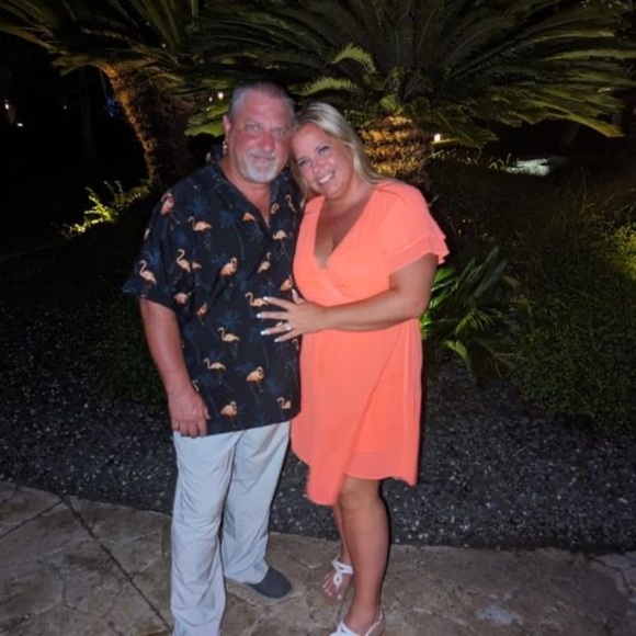 Meet your Posher, Amanda - Picture 1 of 1